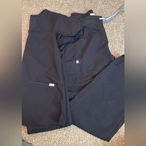 Women’s FIGS scrub set